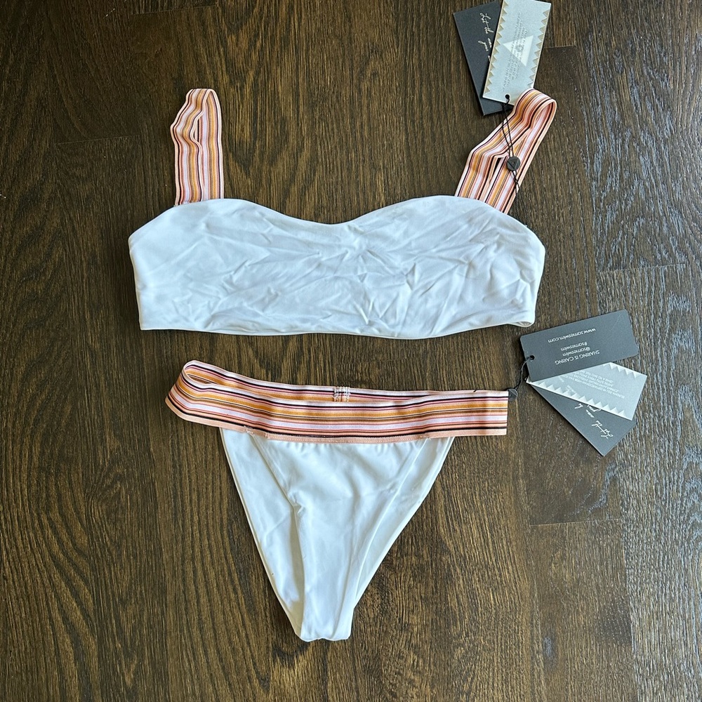 Top is a LARGE and the Bottom is a MEDIUM